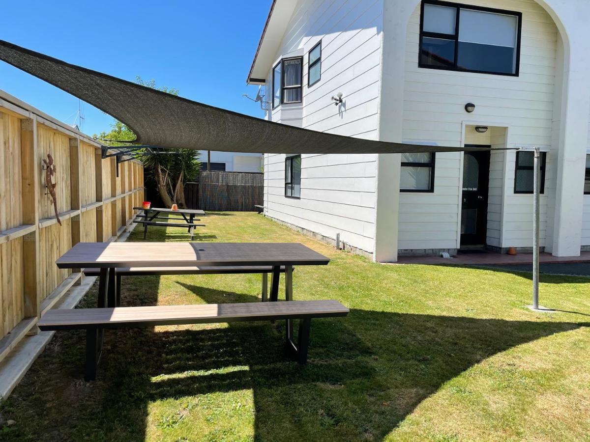 Hacienda Motor Lodge Palmerston North Exterior photo