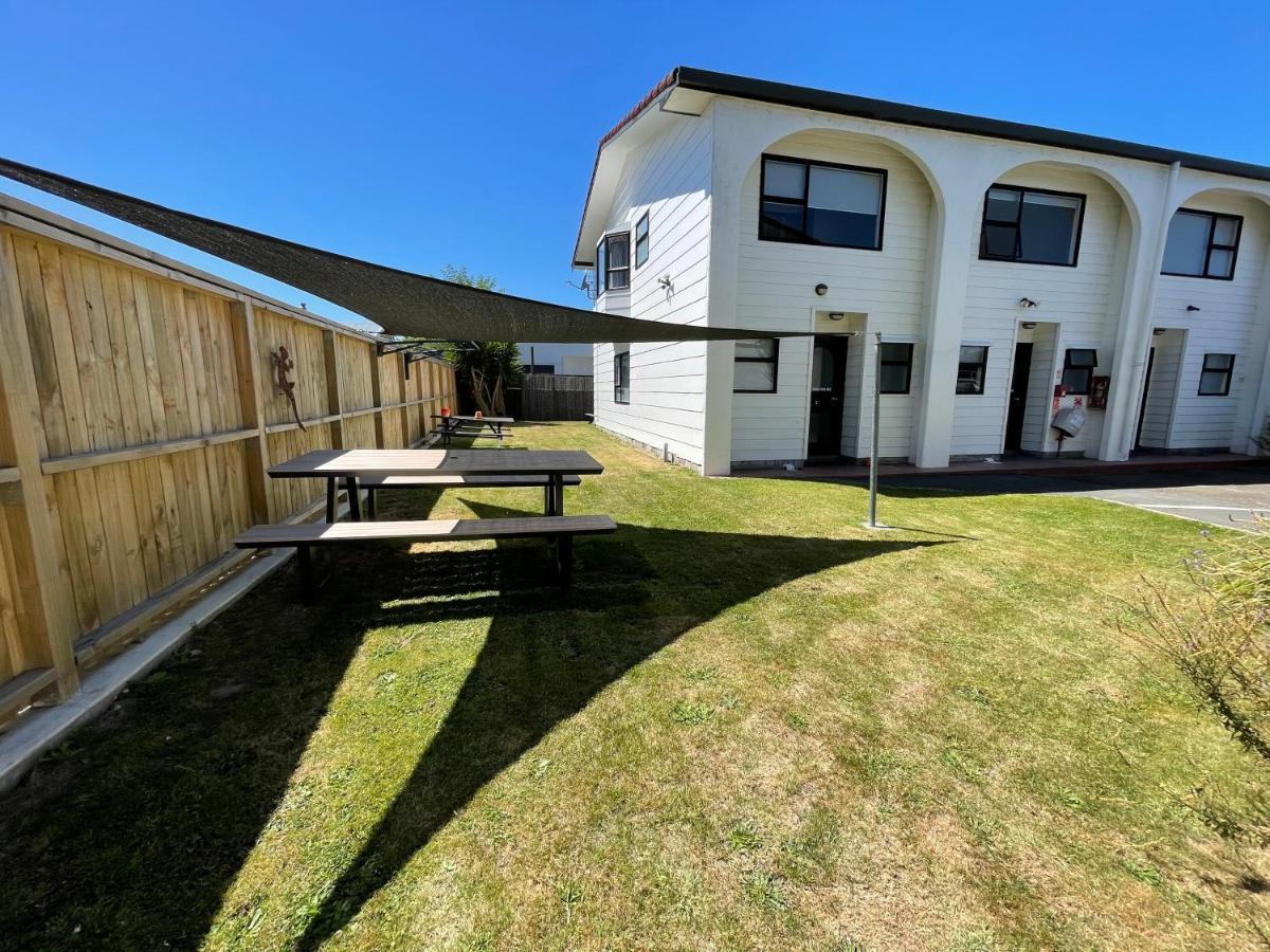 Hacienda Motor Lodge Palmerston North Exterior photo